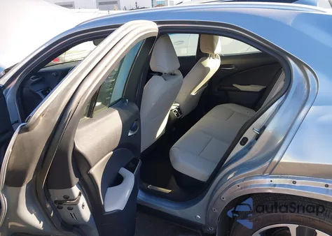 2024 Lexus Ux 250H z USA, uszkodzony, nr VIN JTHX6JBH0R2182434